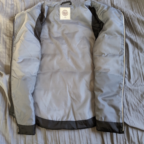 SO medium black puffer vest - Picture 4 of 6